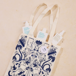 GOOD GIVIN' HYDRATE: THE THERAPIST šampūnas + kondicionierius + DAY OF GRACE + TOTE BAG